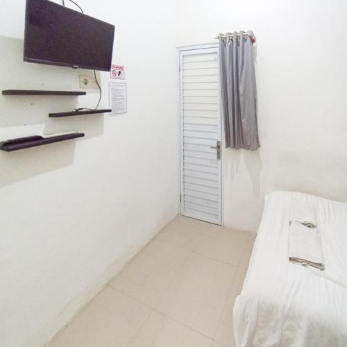 ariska room near alun alun jombang redpartner