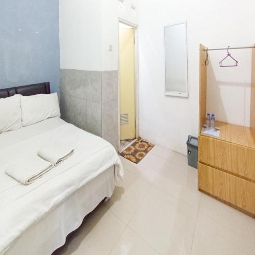 ariska room near alun alun jombang redpartner