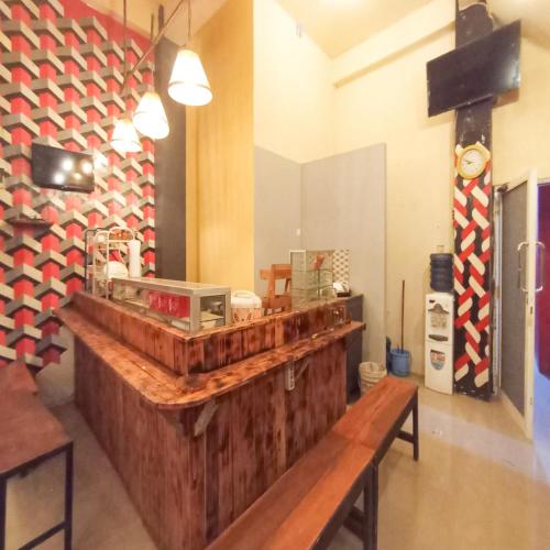 ariska room near alun alun jombang redpartner