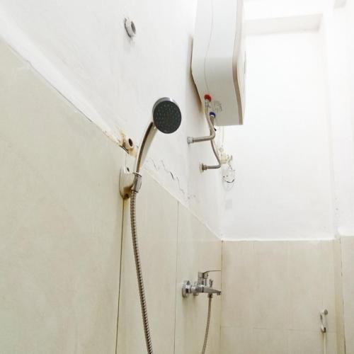 ariska room near alun alun jombang redpartner