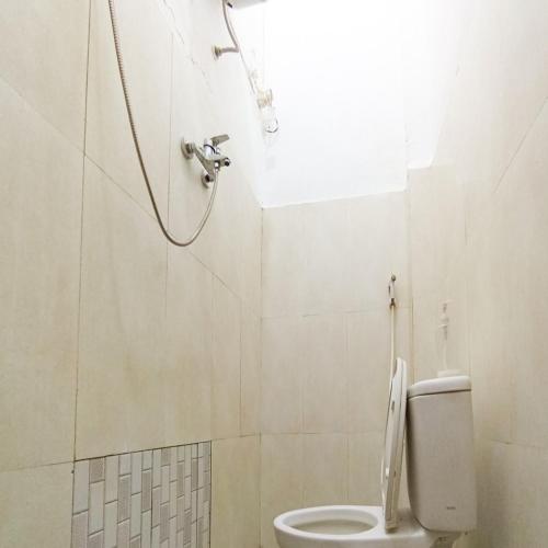 ariska room near alun alun jombang redpartner