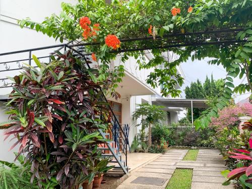 cozy homestay syariah mitra reddoorz bandung