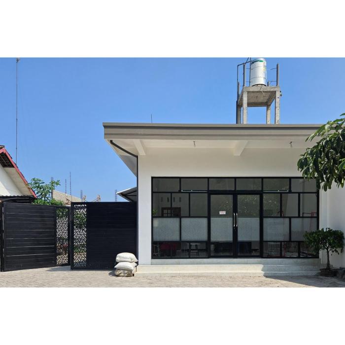 guest house saqeena syariah near blitar park redpartner