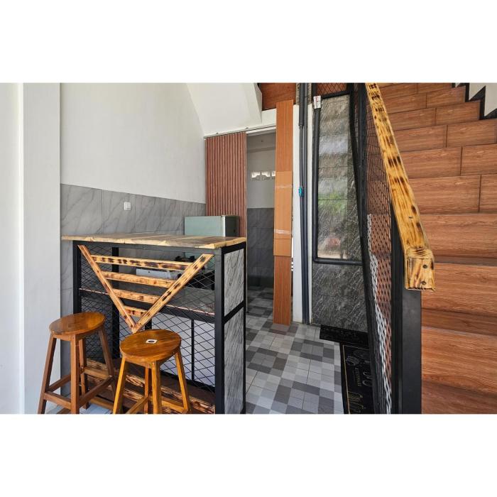 guest house saqeena syariah near blitar park redpartner