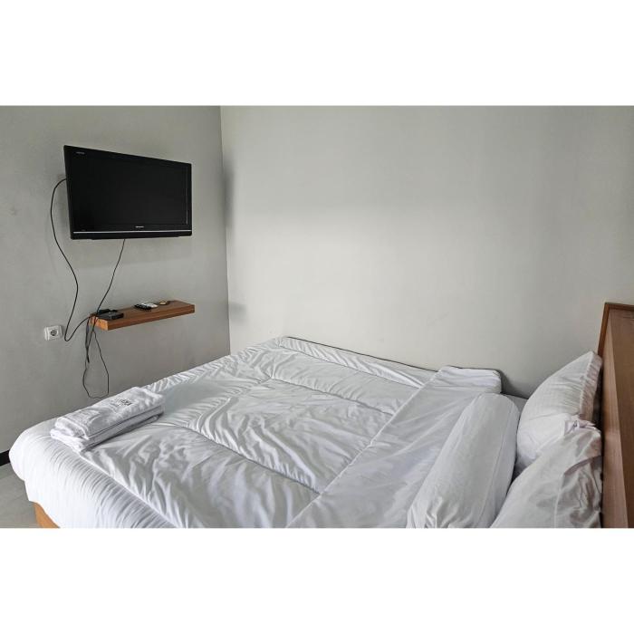 guest house saqeena syariah near blitar park redpartner