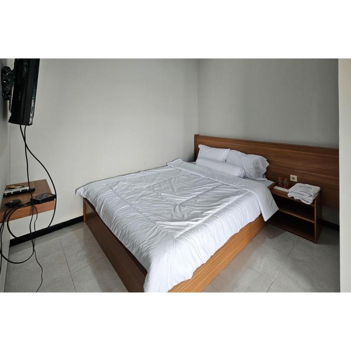 guest house saqeena syariah near blitar park redpartner