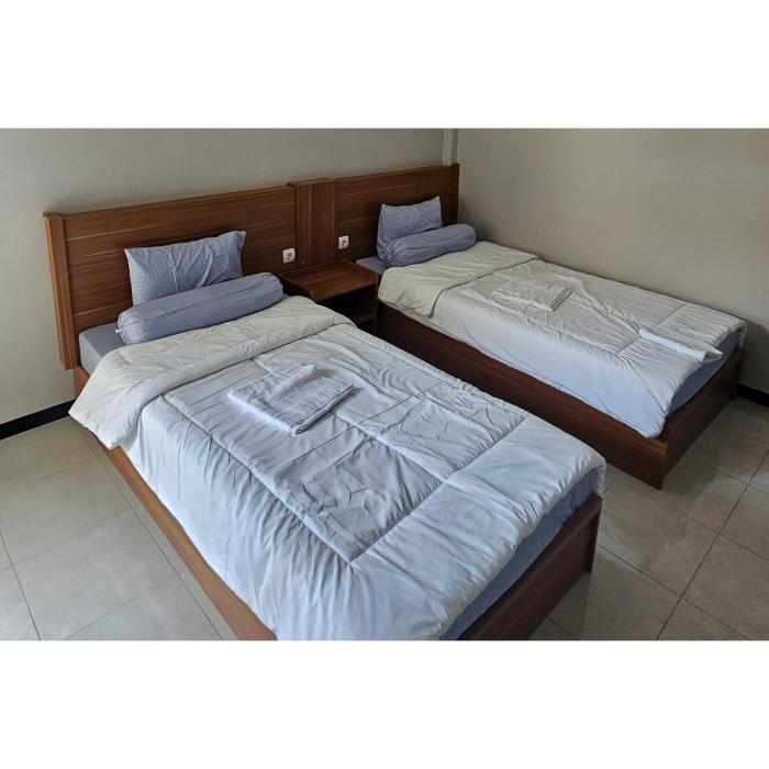 guest house saqeena syariah near blitar park redpartner