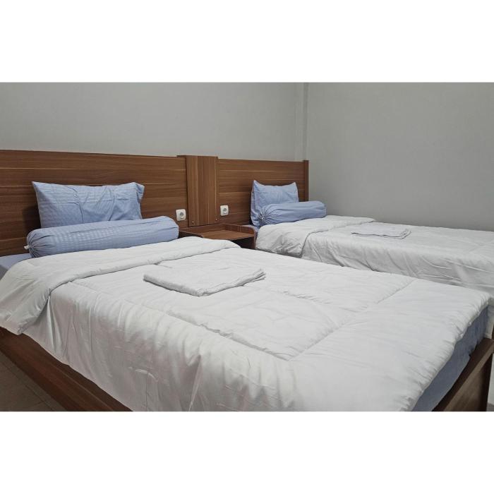 guest house saqeena syariah near blitar park redpartner
