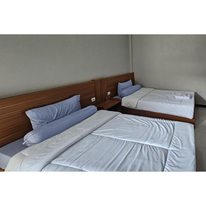 guest house saqeena syariah near blitar park redpartner