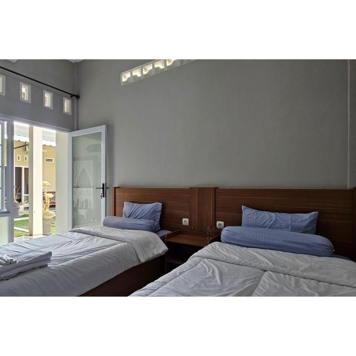 guest house saqeena syariah near blitar park redpartner