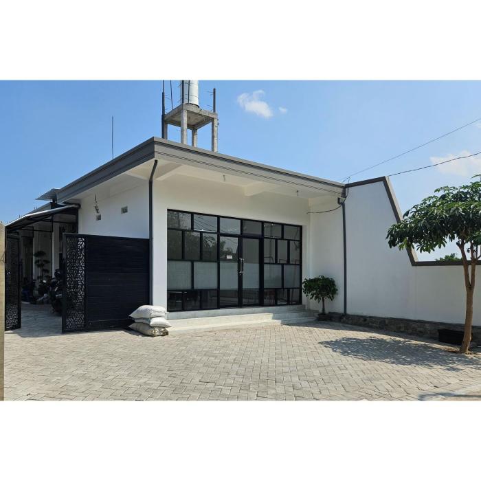 guest house saqeena syariah near blitar park redpartner
