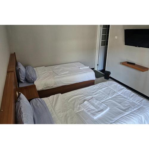 guest house saqeena syariah near blitar park redpartner