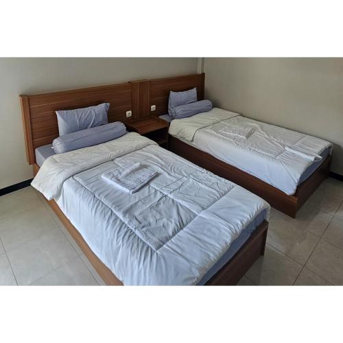 guest house saqeena syariah near blitar park redpartner