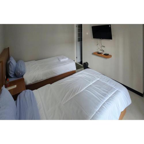 guest house saqeena syariah near blitar park redpartner