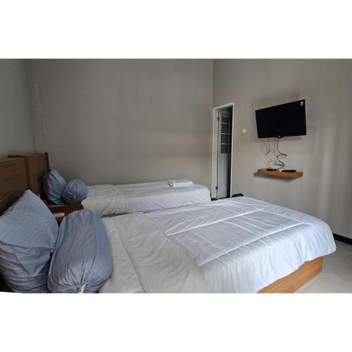 guest house saqeena syariah near blitar park redpartner