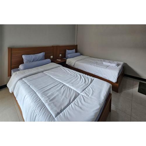 guest house saqeena syariah near blitar park redpartner