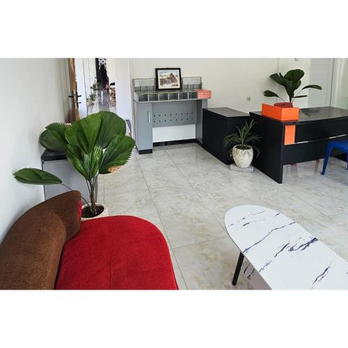 guest house saqeena syariah near blitar park redpartner