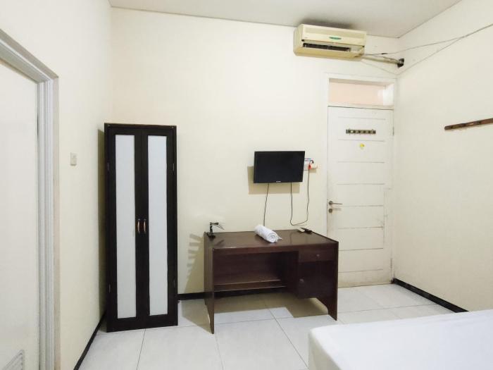 hasana guest house syariah near royal plaza redpartner