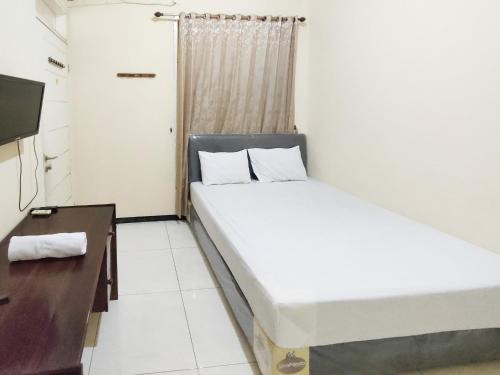 hasana guest house syariah near royal plaza redpartner