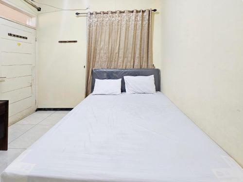 hasana guest house syariah near royal plaza redpartner