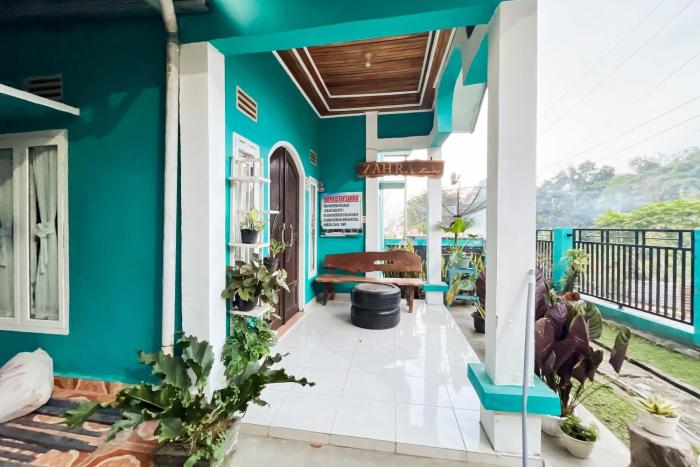 homestay zahra syariah gunung dempo mitra reddoorz