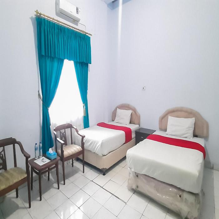 hotel niaga mitra reddoorz