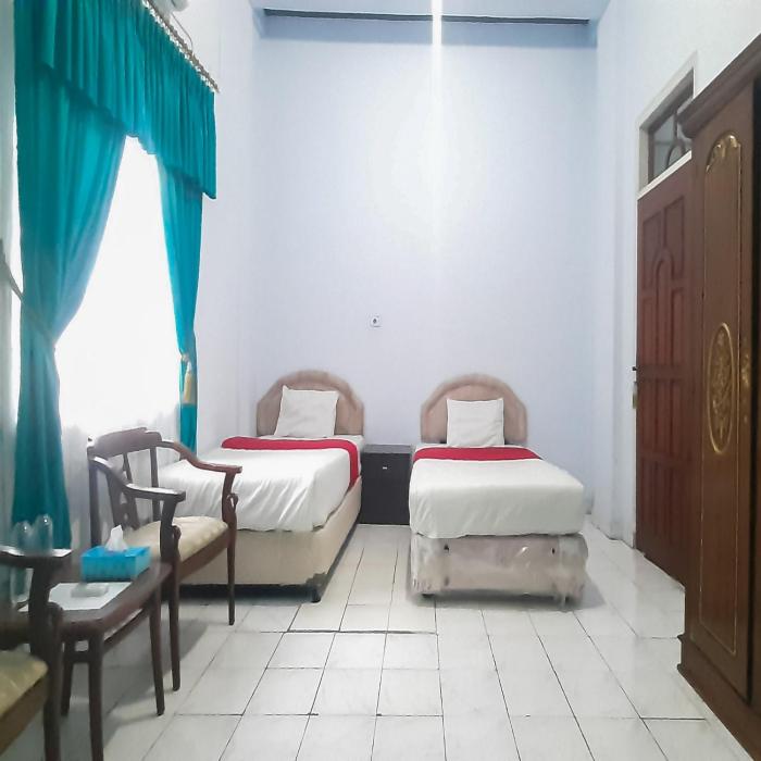 hotel niaga mitra reddoorz