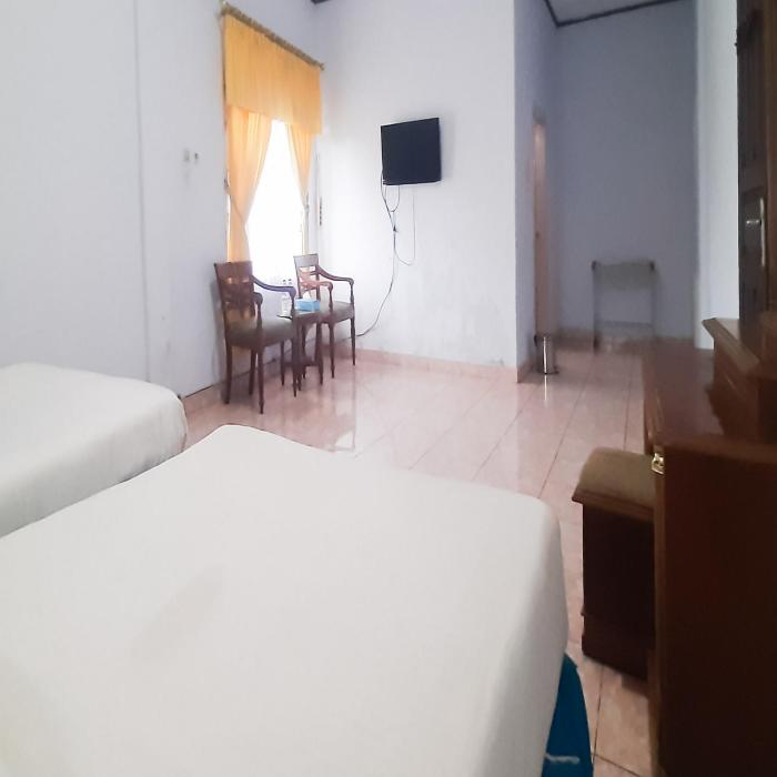 hotel niaga mitra reddoorz