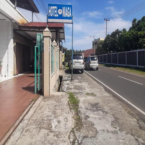 hotel niaga mitra reddoorz