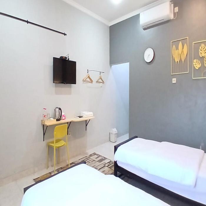 kenewae living near alun alun wonosari mitra reddoorz