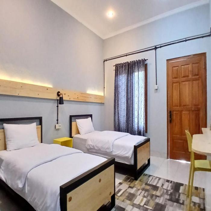 kenewae living near alun alun wonosari mitra reddoorz