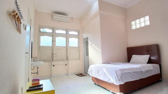 kenewae living near alun alun wonosari mitra reddoorz