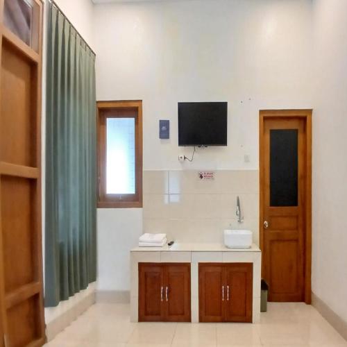 kenewae living near alun alun wonosari mitra reddoorz