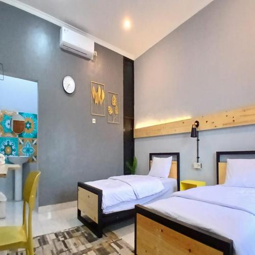 kenewae living near alun alun wonosari mitra reddoorz