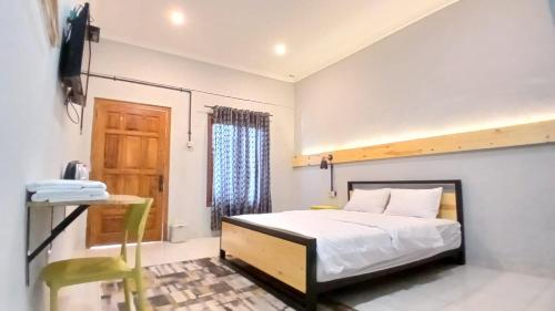 kenewae living near alun alun wonosari mitra reddoorz