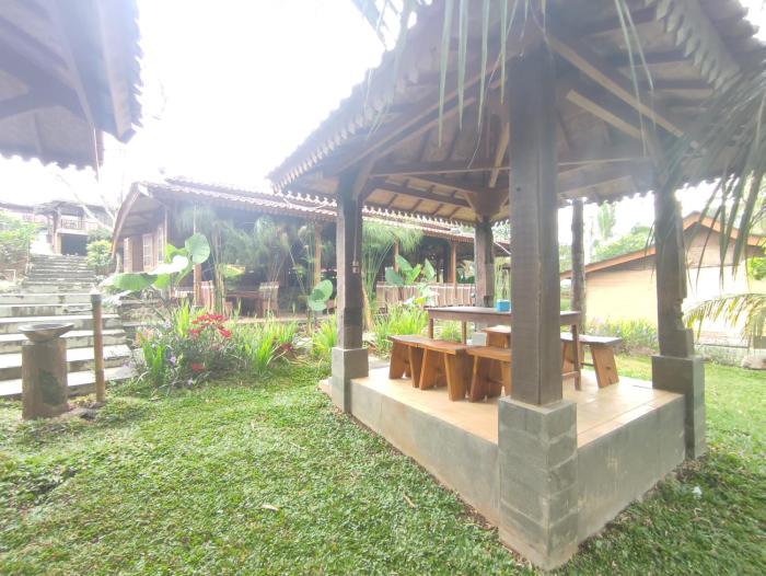 oemah tahu banjarnegara resto and resort mitra reddoorz