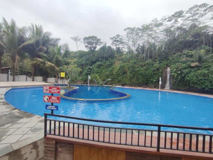 oemah tahu banjarnegara resto and resort mitra reddoorz