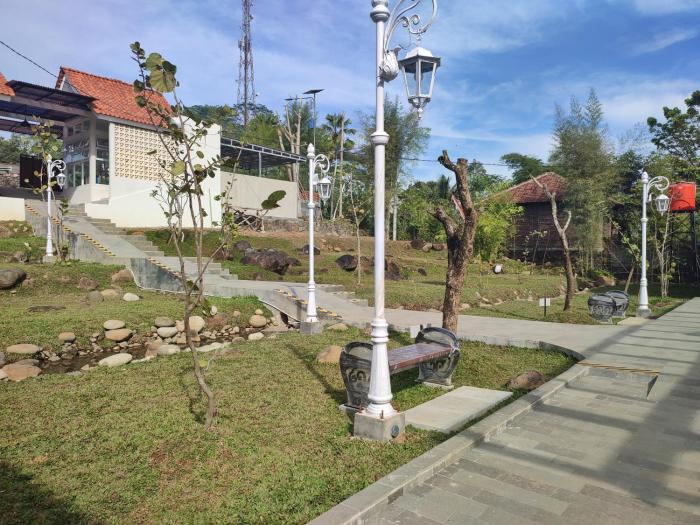 oemah tahu banjarnegara resto and resort mitra reddoorz