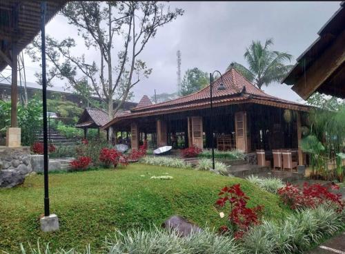 oemah tahu banjarnegara resto and resort mitra reddoorz