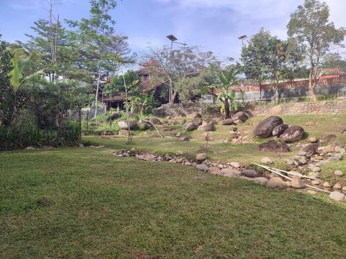 Oemah Tahu Banjarnegara Resto And Resort Mitra Reddoorz,,2 star