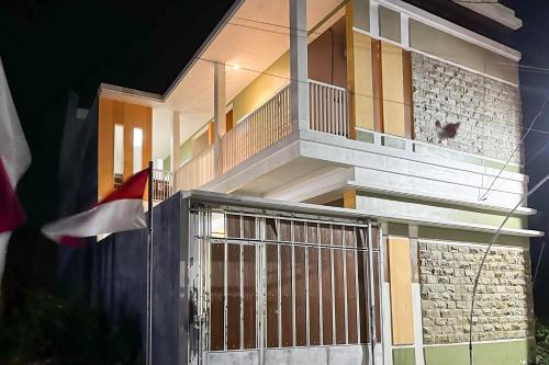 Oma Kost 3 Probolinggo Mitra Reddoorz,,2 star