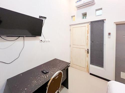 oma kost 3 probolinggo mitra reddoorz