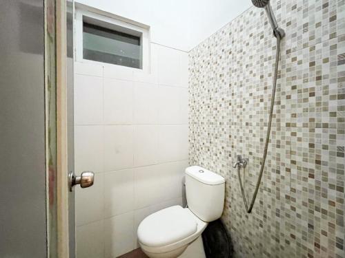 oma kost 3 probolinggo mitra reddoorz
