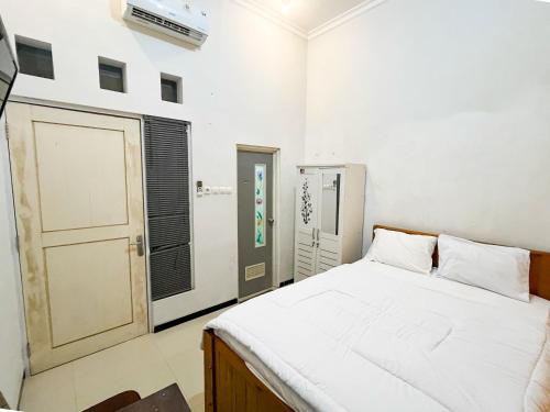 oma kost 3 probolinggo mitra reddoorz