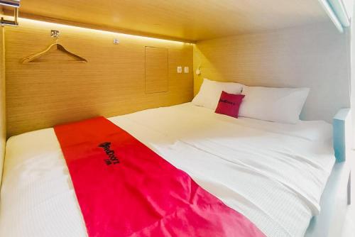 reddoorz at capsule inn teuku umar