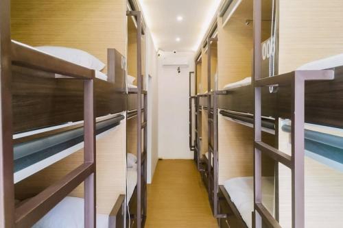 reddoorz at capsule inn teuku umar