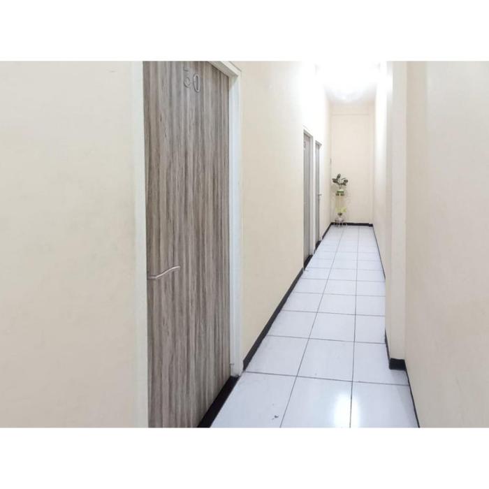 reddoorz luxury homestay near aloha waru surabaya