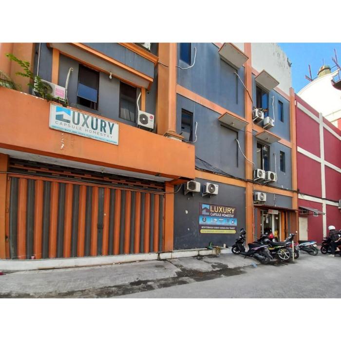 reddoorz luxury homestay near aloha waru surabaya