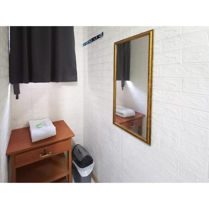 reddoorz luxury homestay near aloha waru surabaya