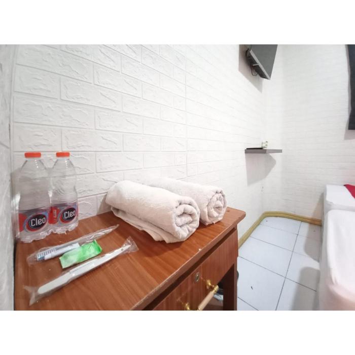 reddoorz luxury homestay near aloha waru surabaya